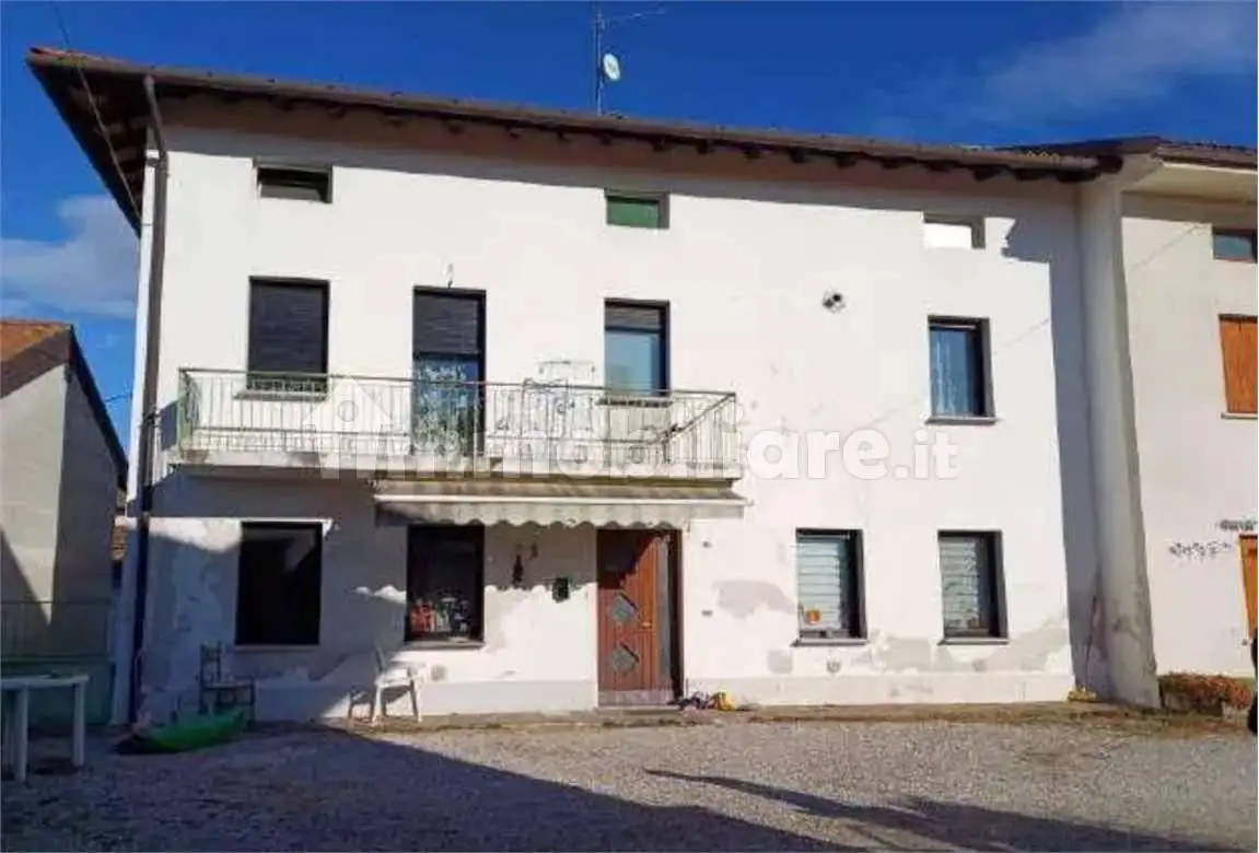 Casa indipendente in asta a Cassacco