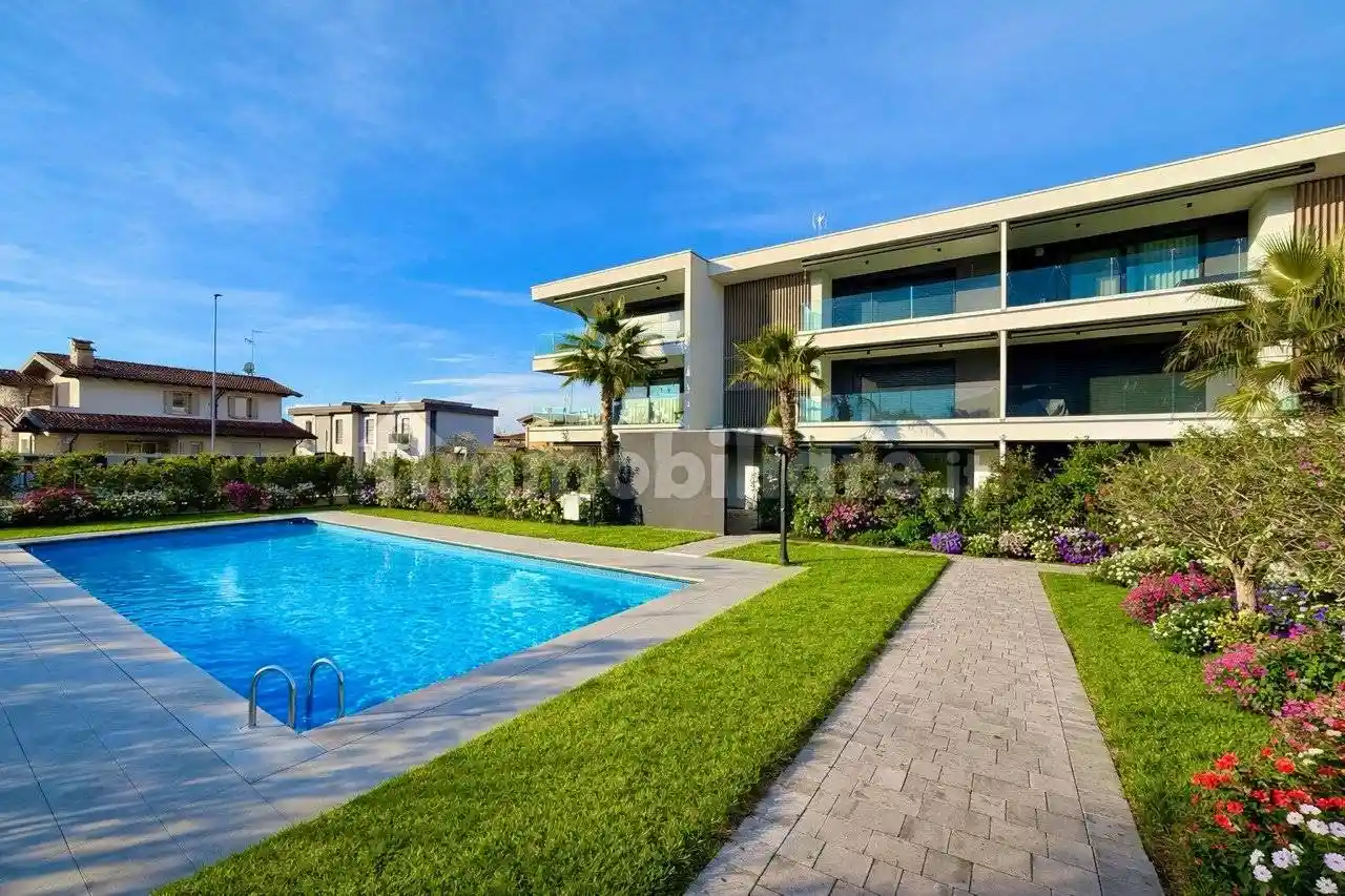 Appartamento in vendita a Sirmione