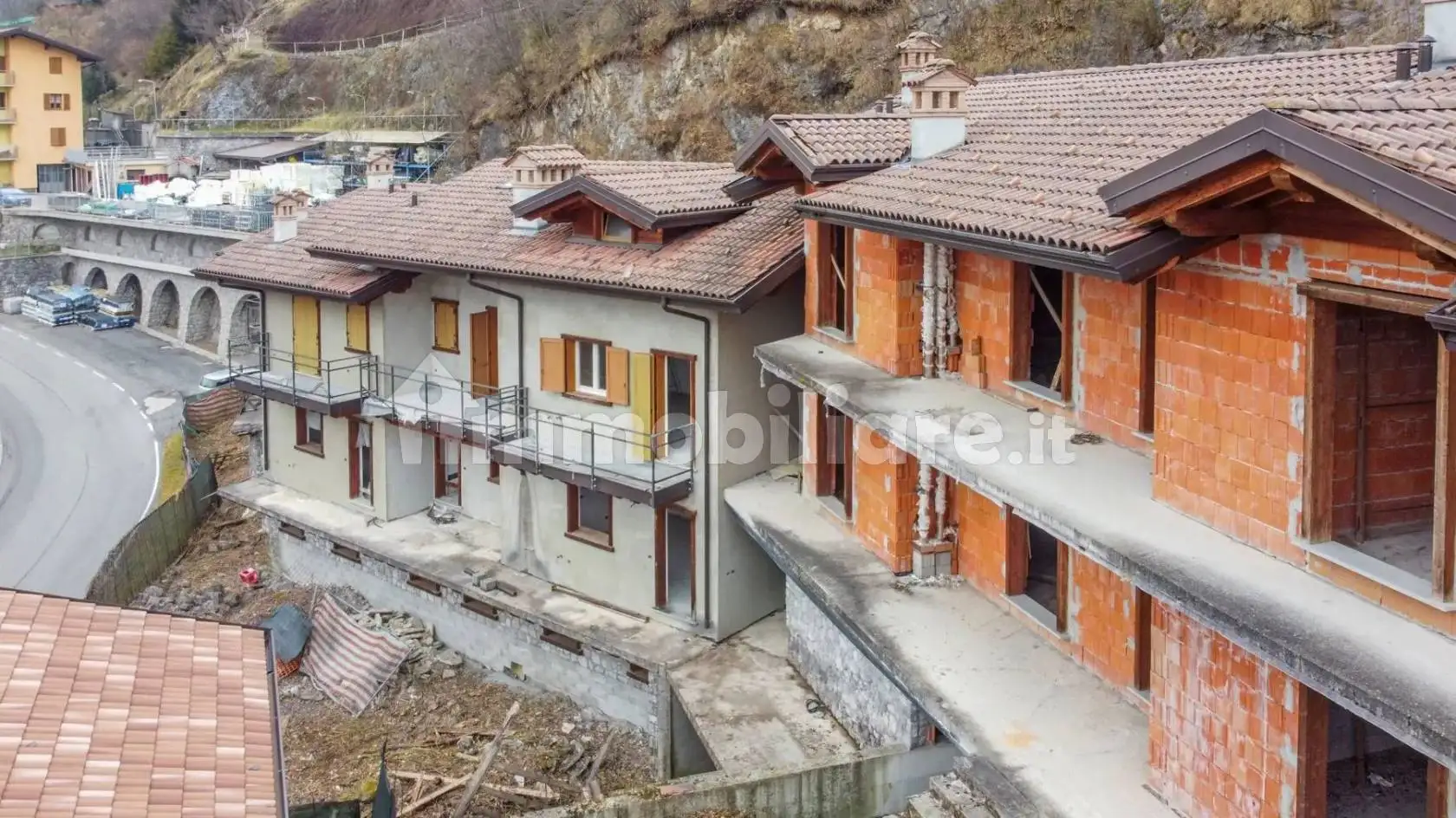 Palazzo - Stabile in asta a Serina