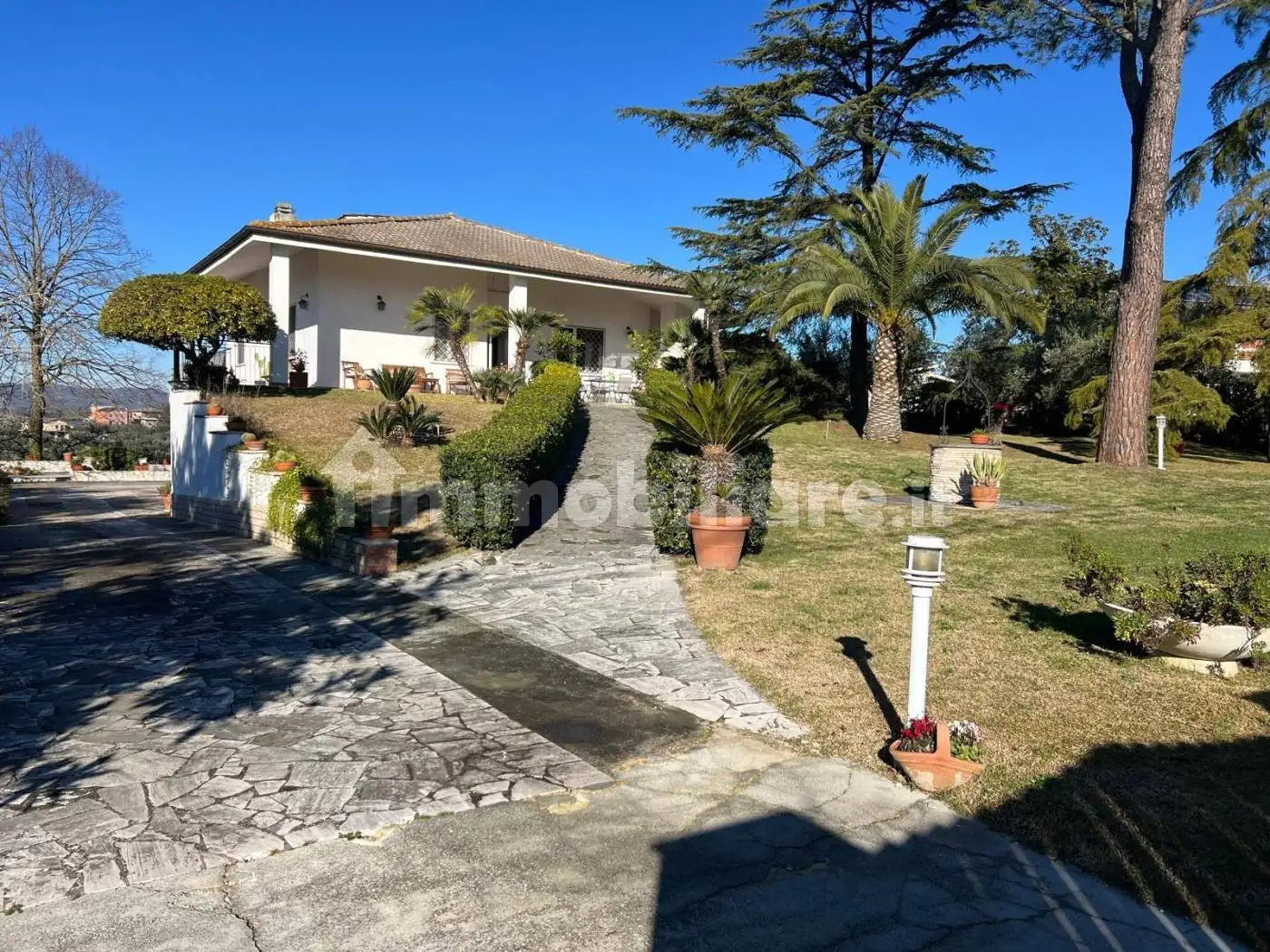 Villa in vendita a Fara in Sabina