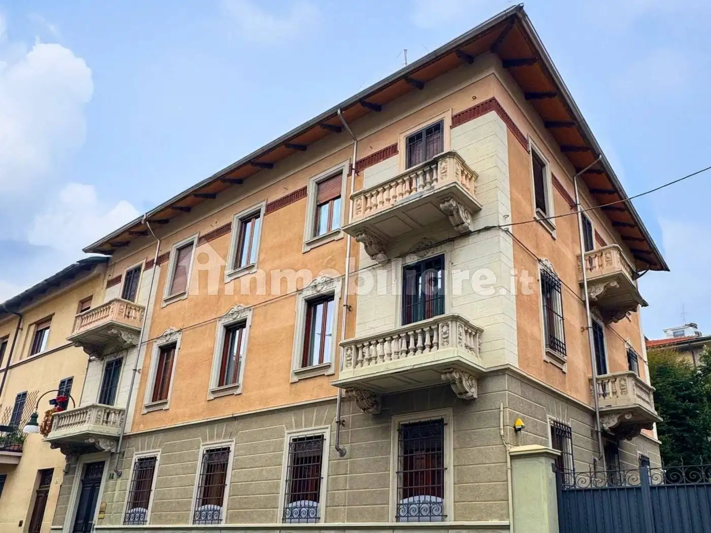 Palazzo - Edificio in vendita a Torino