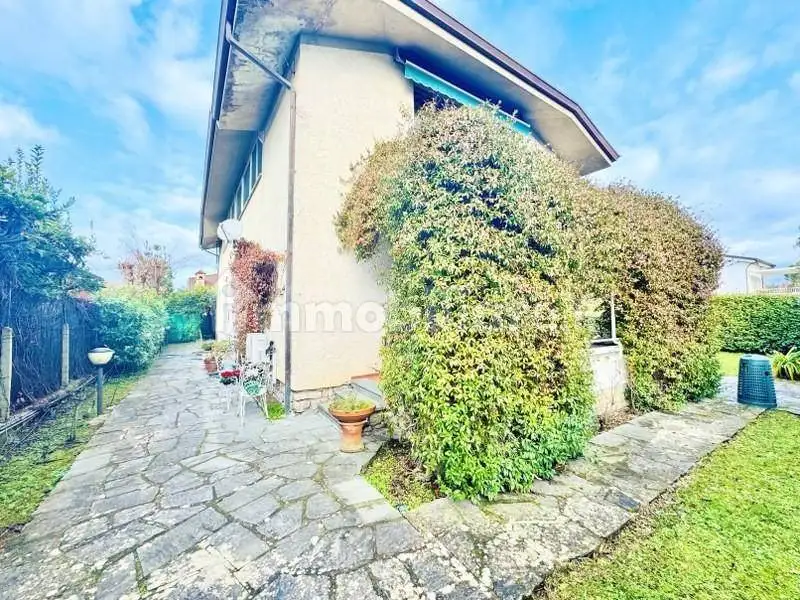 Villetta a schiera in affitto a Forte dei Marmi