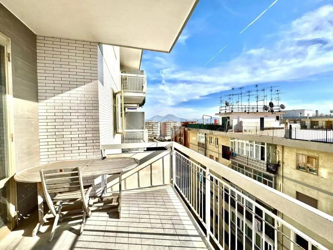 Appartamento in vendita a Napoli