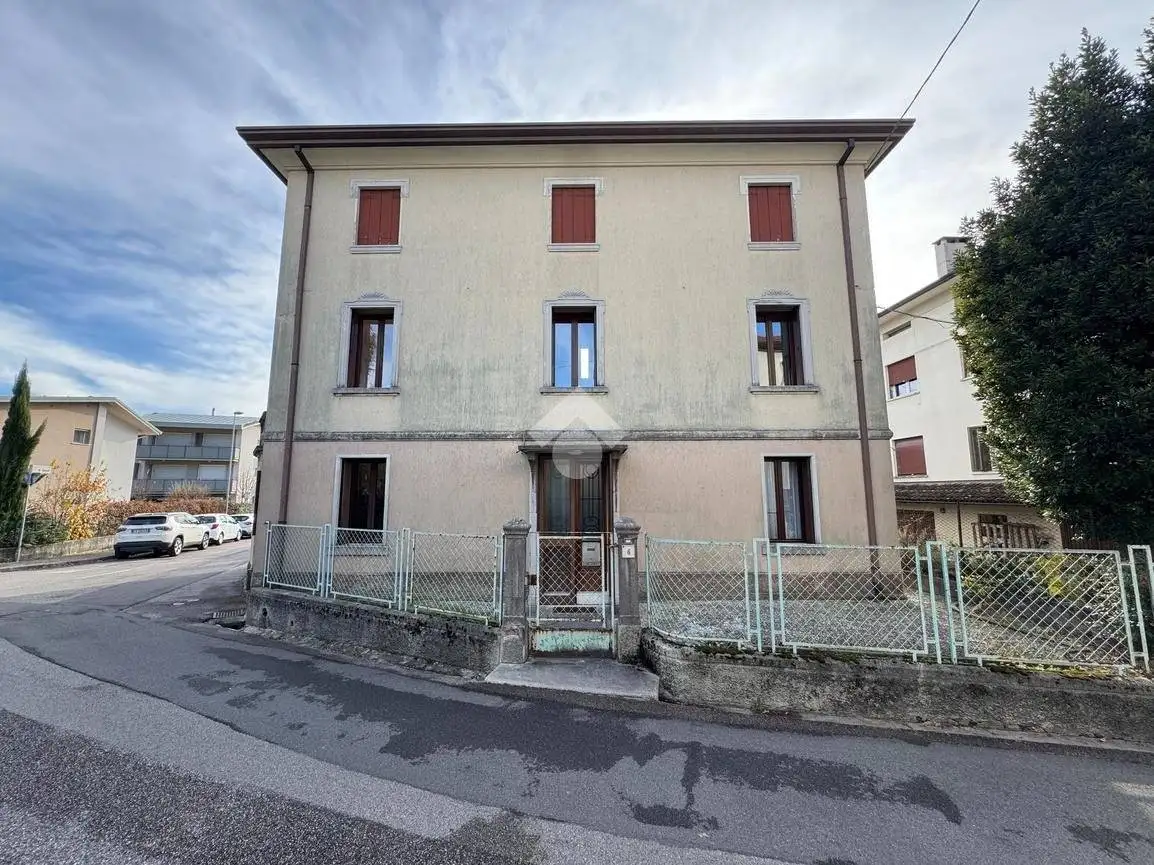 Casa indipendente in vendita a Vittorio Veneto
