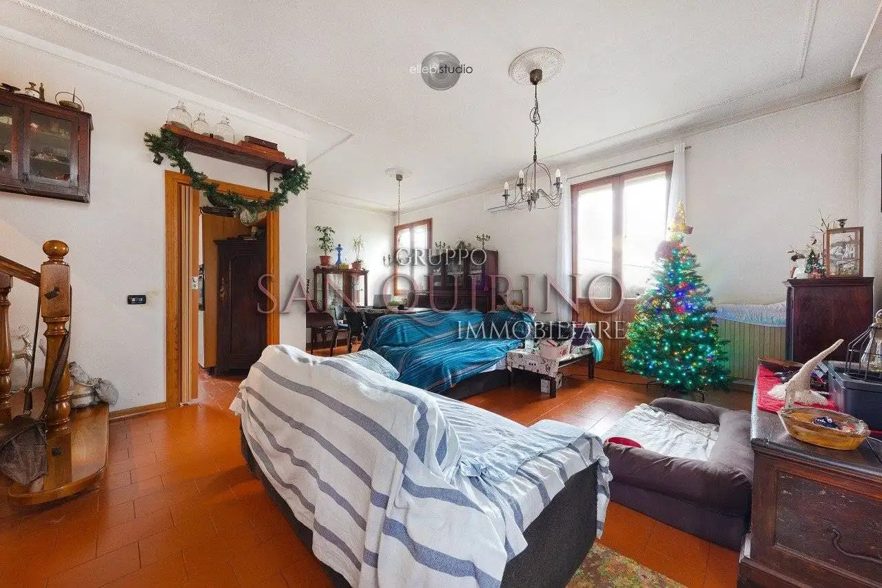 Villa in vendita a Novi di Modena