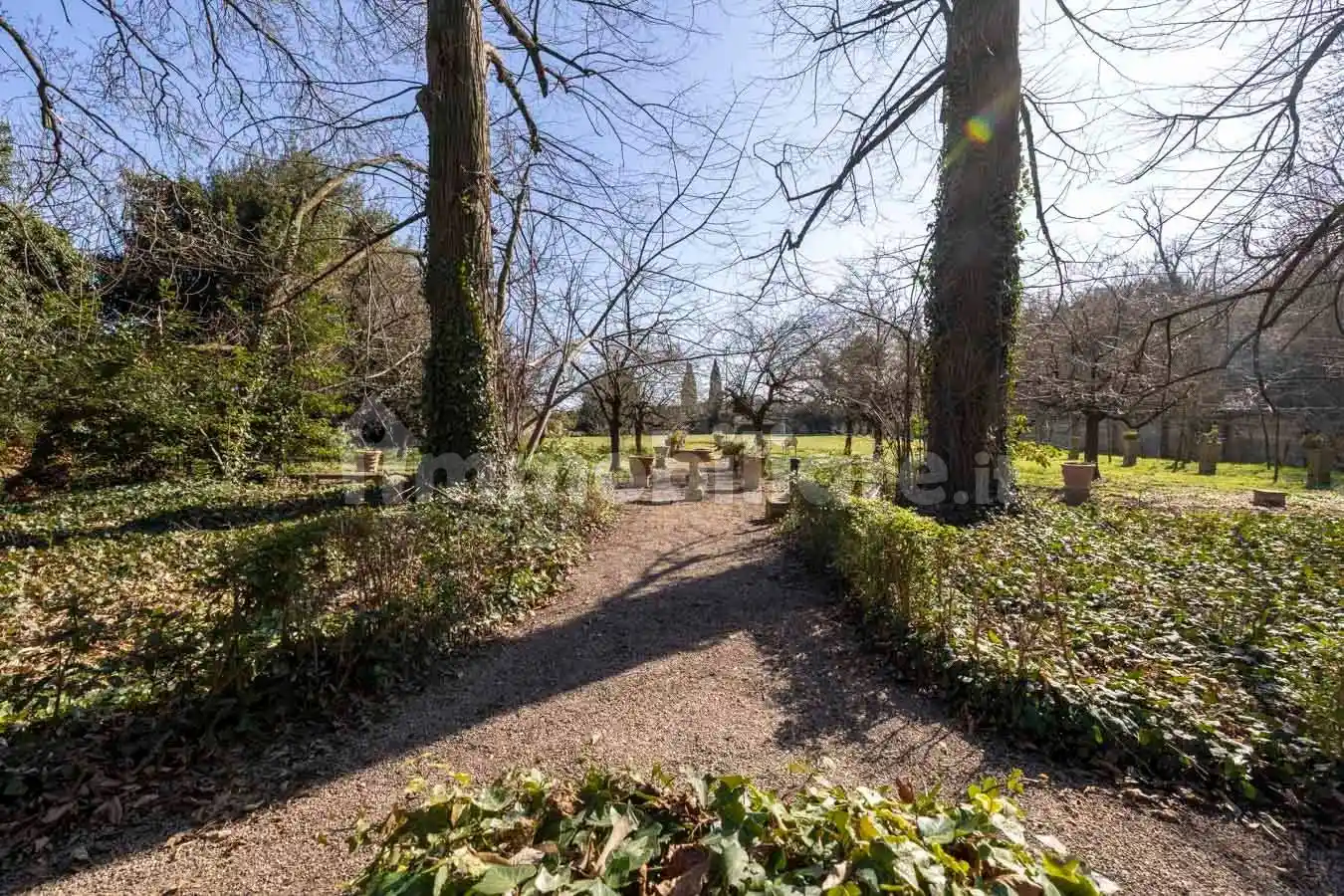 Palazzo - Edificio in Vendita - foto 2