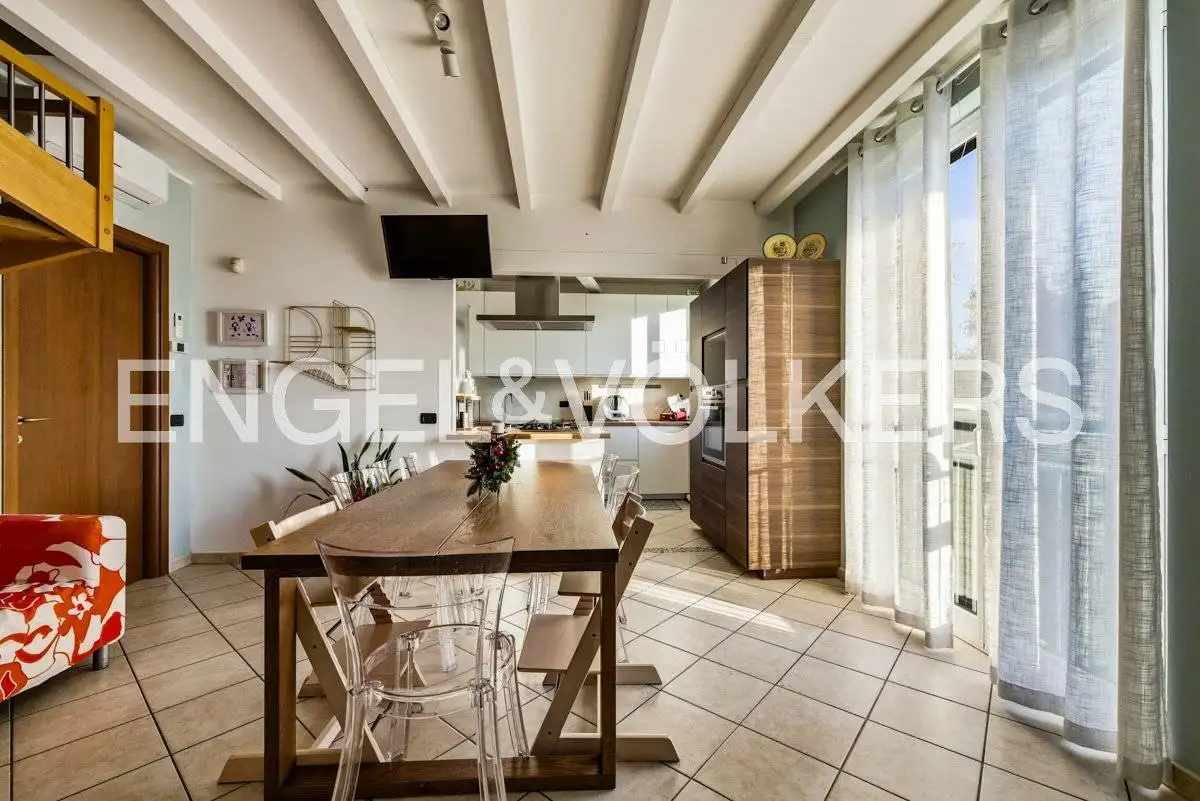 Appartamento in vendita a Oggiona con Santo Stefano