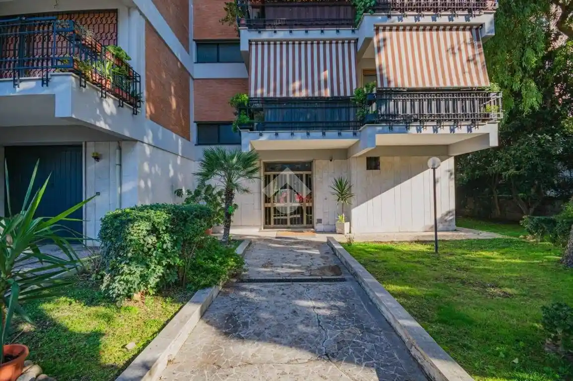 Quadrilocale viale Egeo 155, Eur, Roma - foto 2