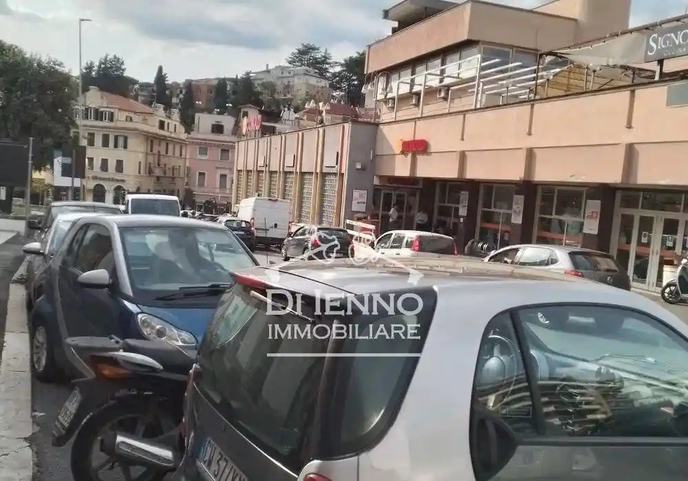 Locale commerciale in Affitto - foto 2