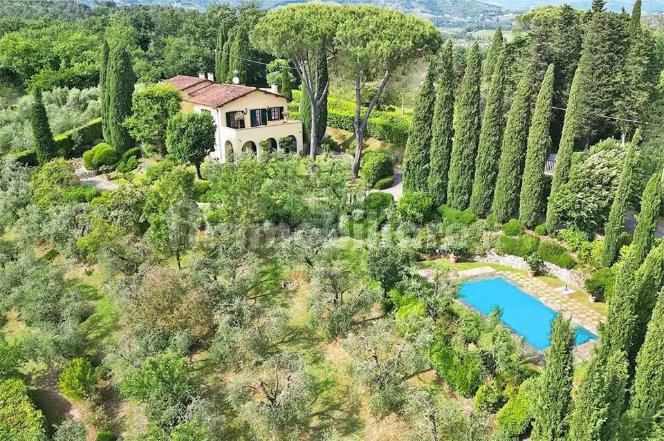 Villa in vendita a Lucca