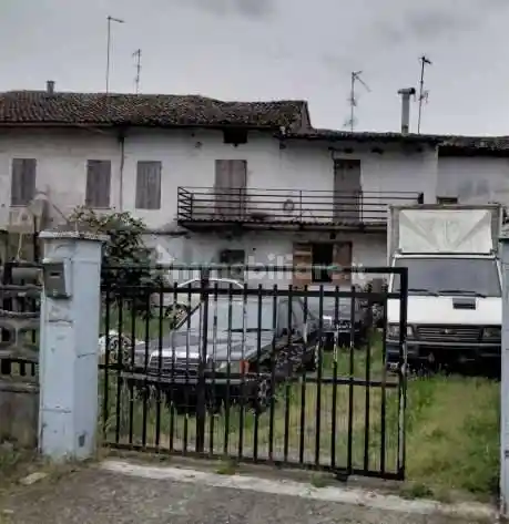 Casa indipendente all'asta via Benvenuto Cellini, Castelnovo di Sotto - foto 4