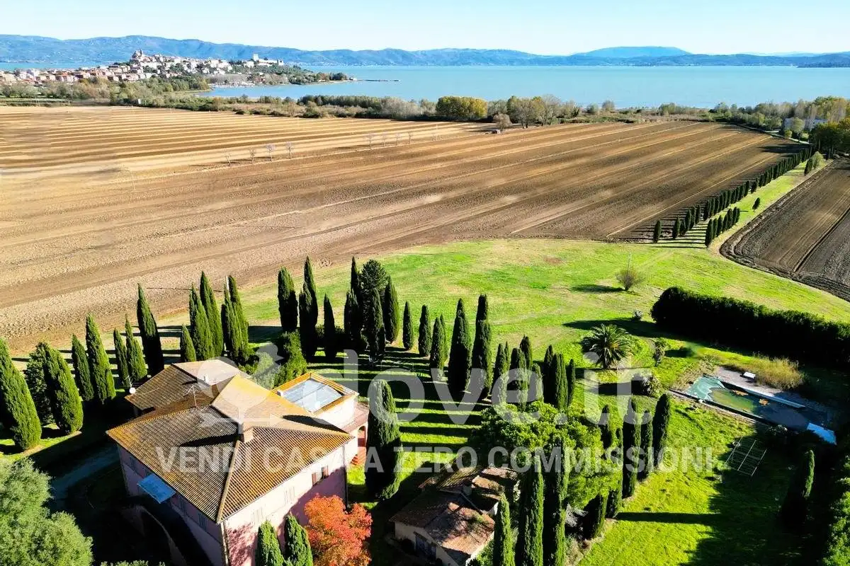 Villa in vendita a Castiglione del Lago