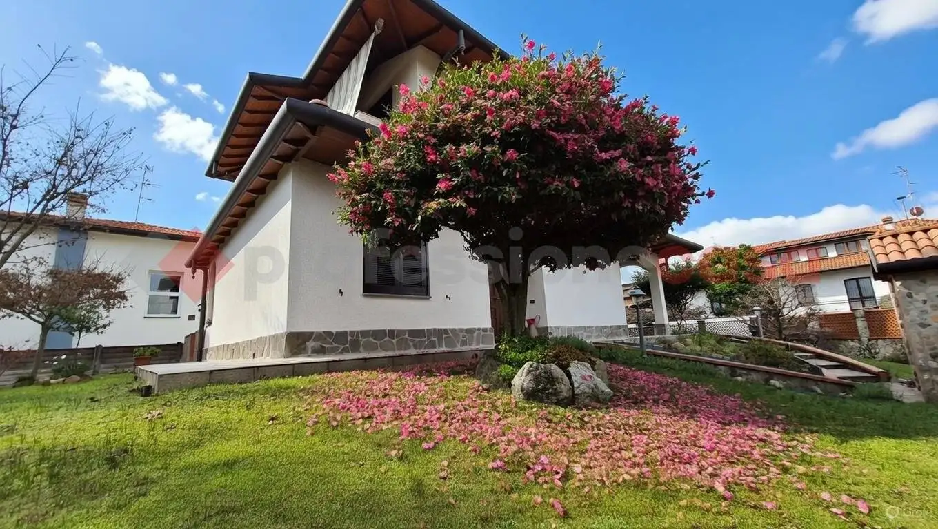 Villa in vendita a Parabiago
