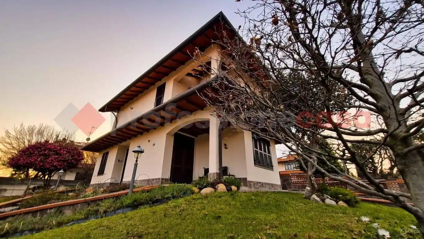 Villa unifamiliare via fucini, 20, Centro, Parabiago - foto 2