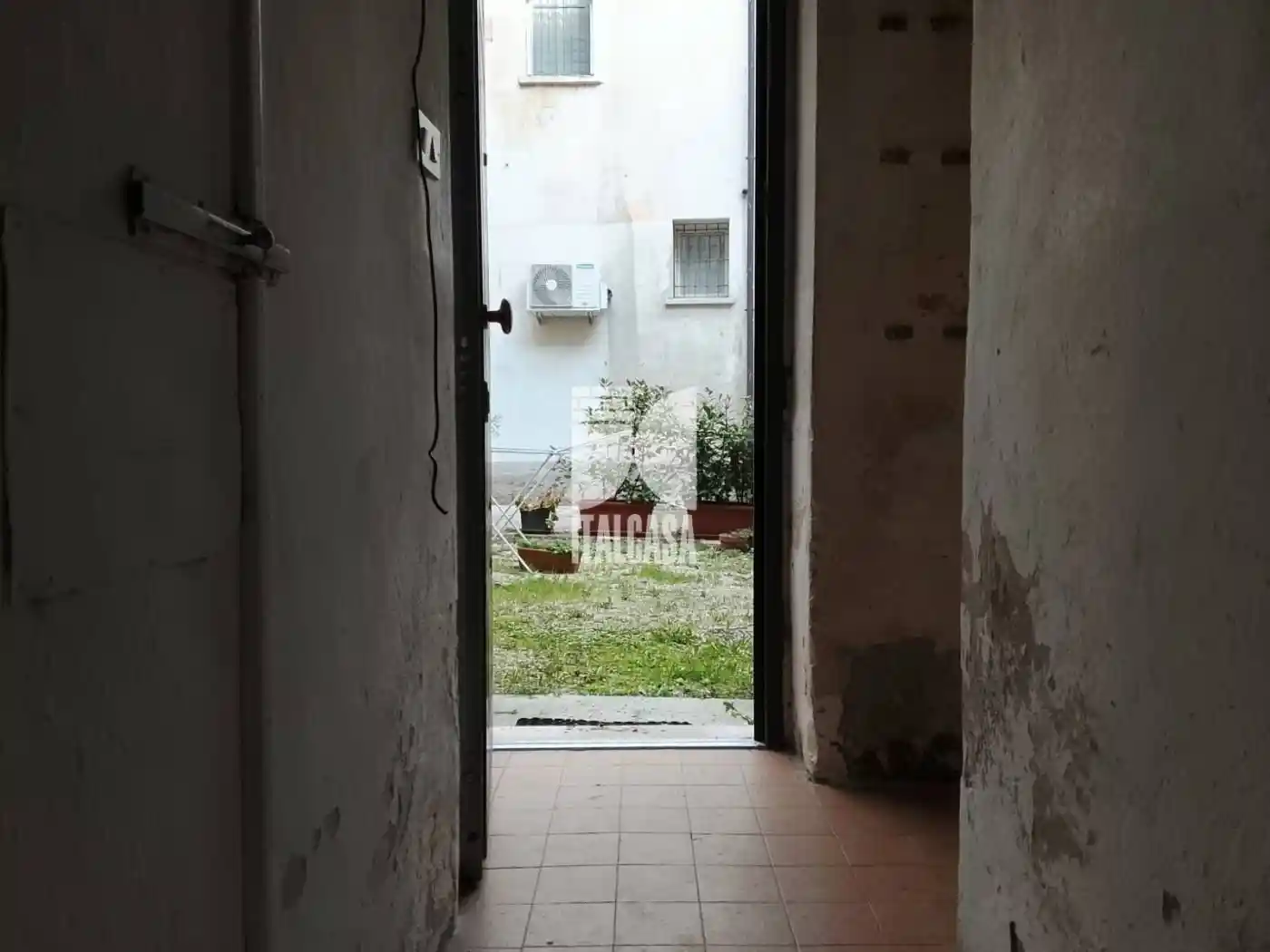 Trilocale da ristrutturare, piano terra, Centro, Mantova - foto 3