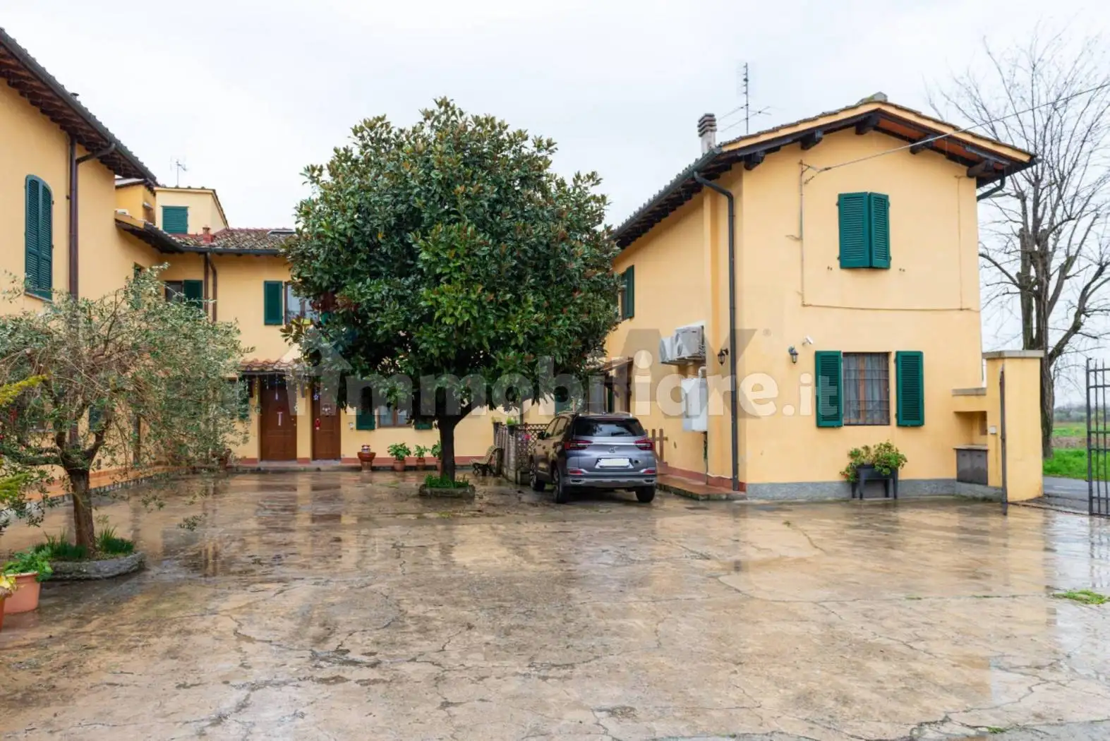Casa indipendente in vendita a Campi Bisenzio