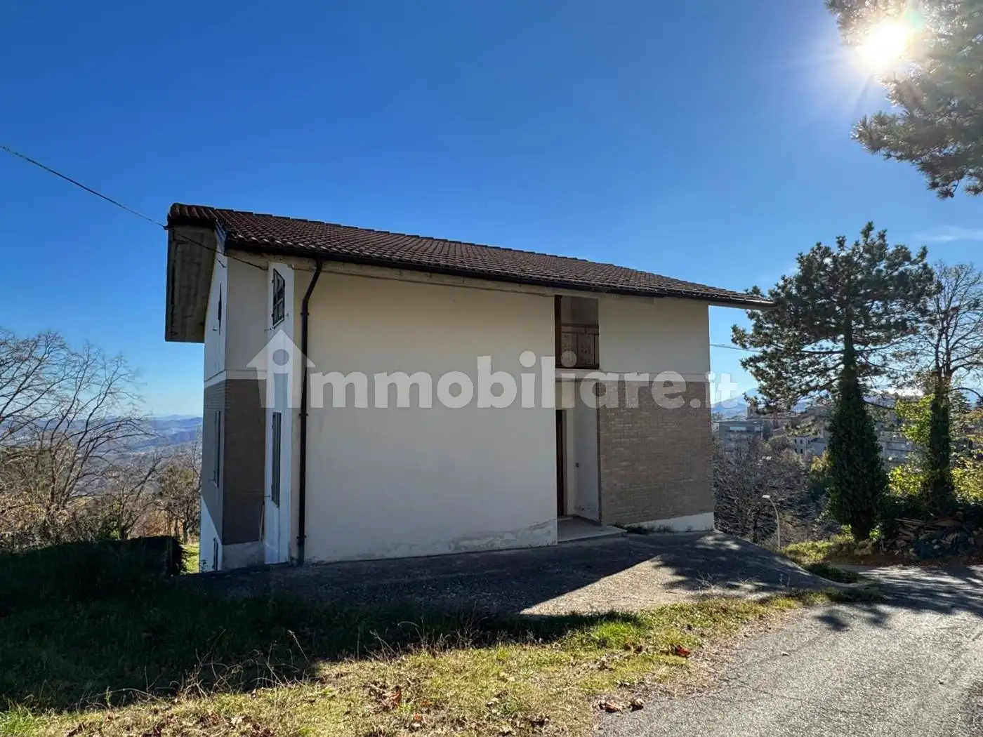 Casa indipendente in vendita a Montefalcone Appennino