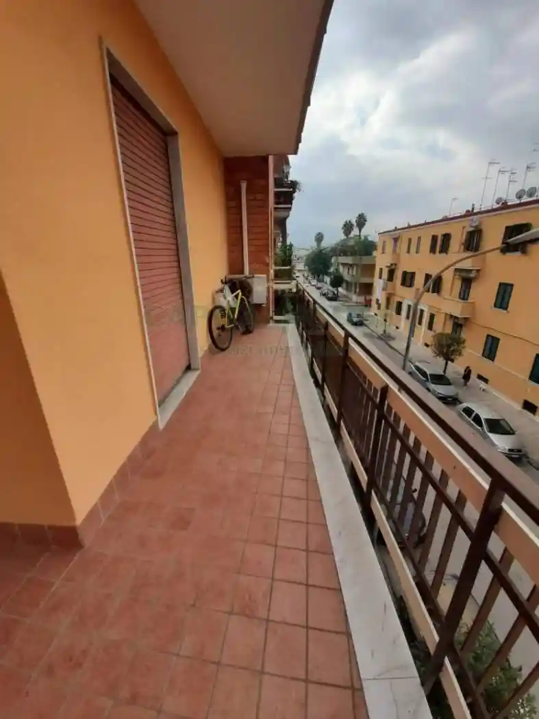 Trilocale da ristrutturare, secondo piano, Pomigliano d'Arco - foto 5