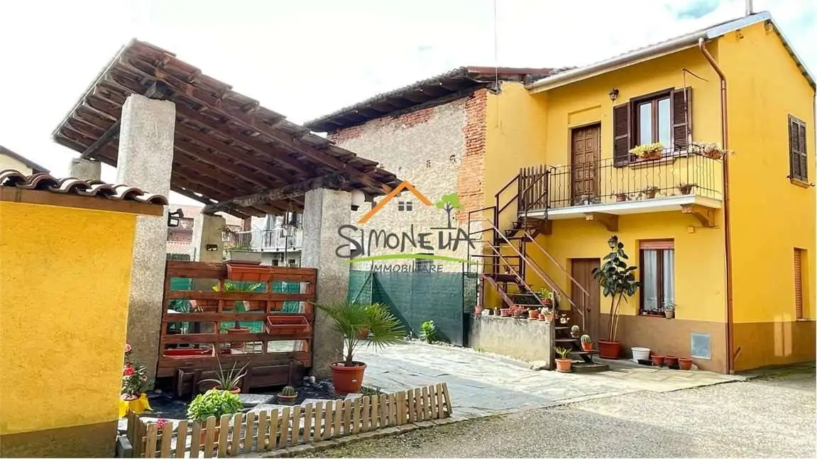 Casa indipendente in vendita a Bellinzago Novarese