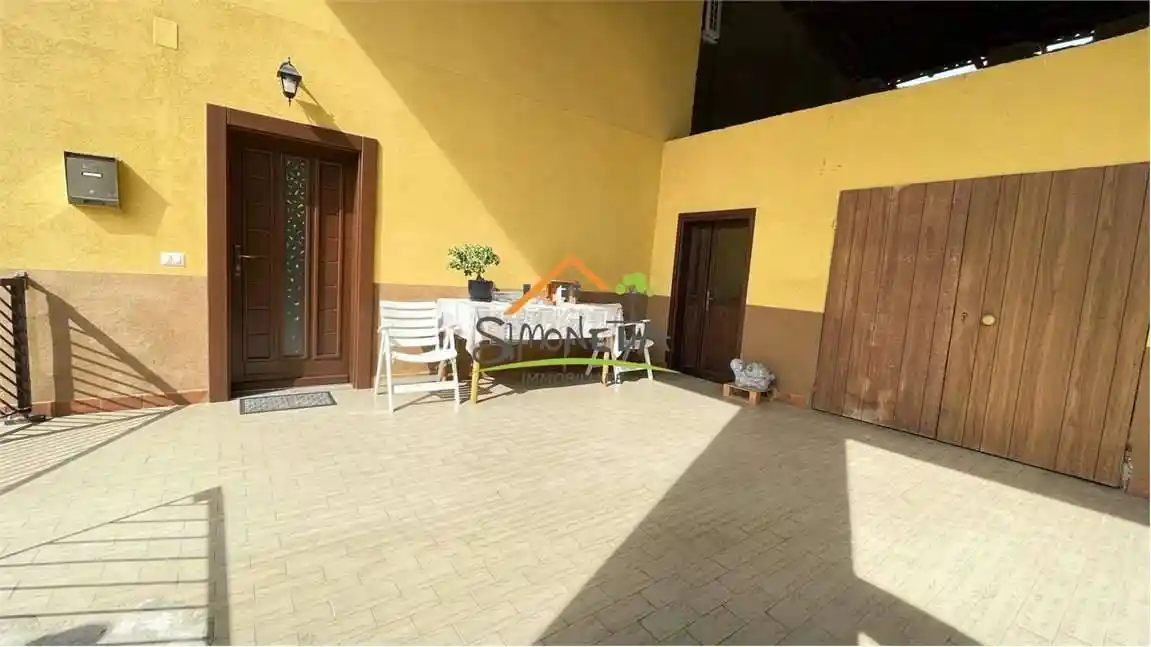 Terratetto unifamiliare 110 m², buono stato, Centro, Bellinzago Novarese - foto 3