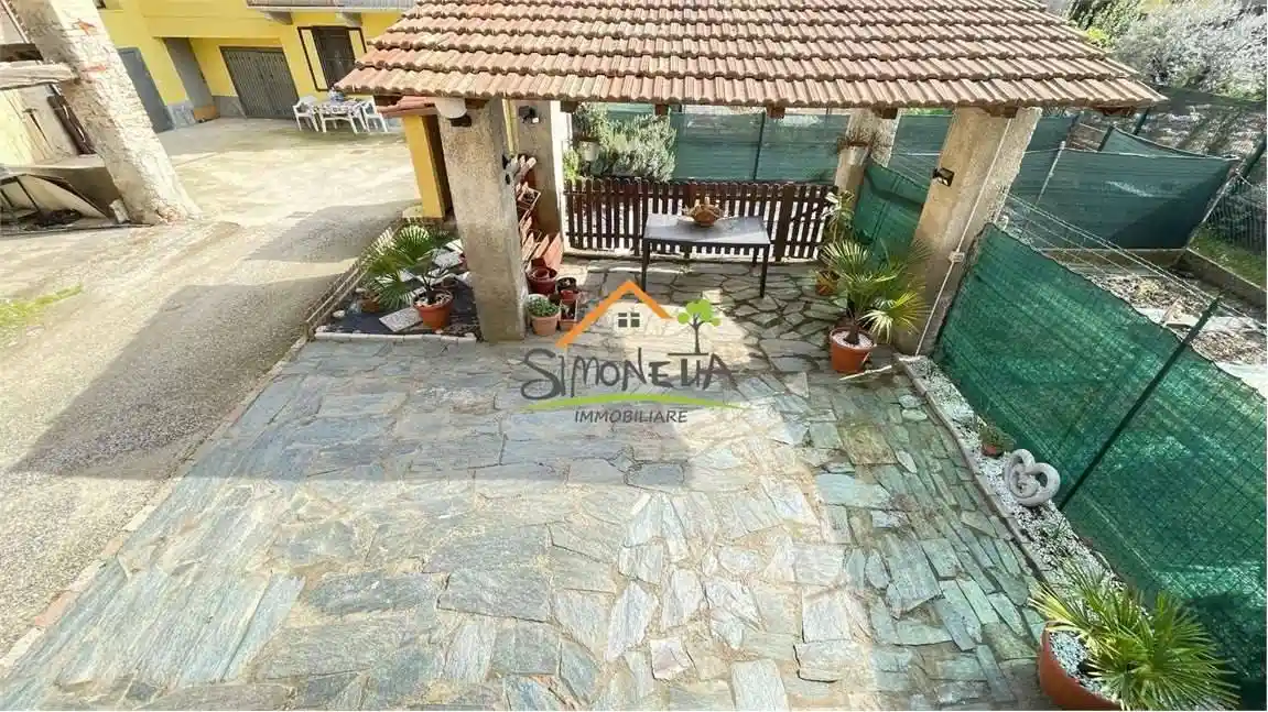 Terratetto unifamiliare 110 m², buono stato, Centro, Bellinzago Novarese - foto 4