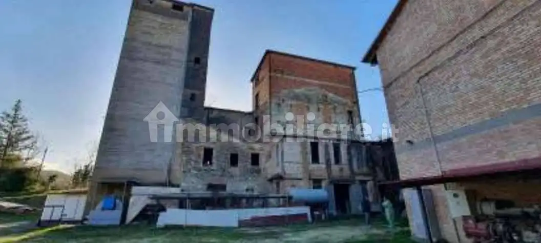 Palazzo - Stabile in asta a Castrocaro Terme e Terra del Sole