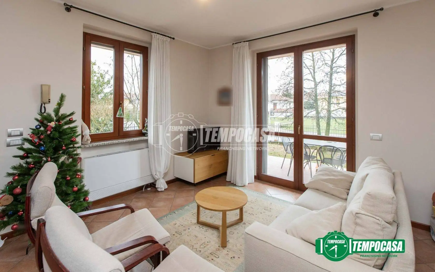 Villa in vendita a Oleggio