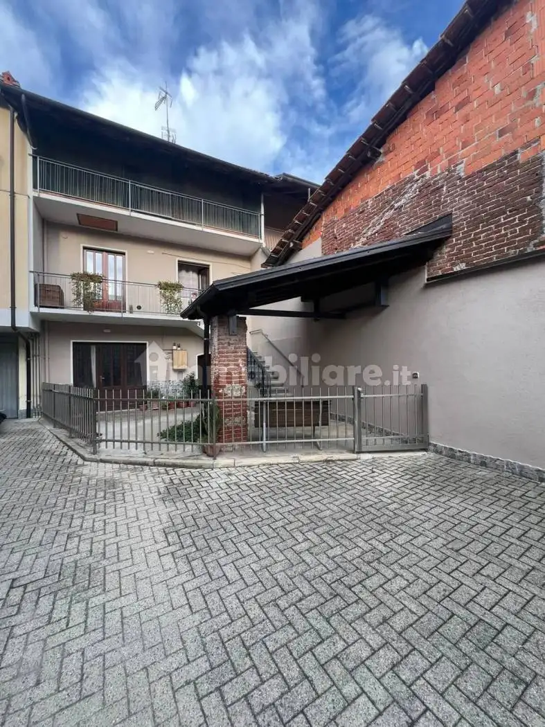 Villa in vendita a Borgomanero