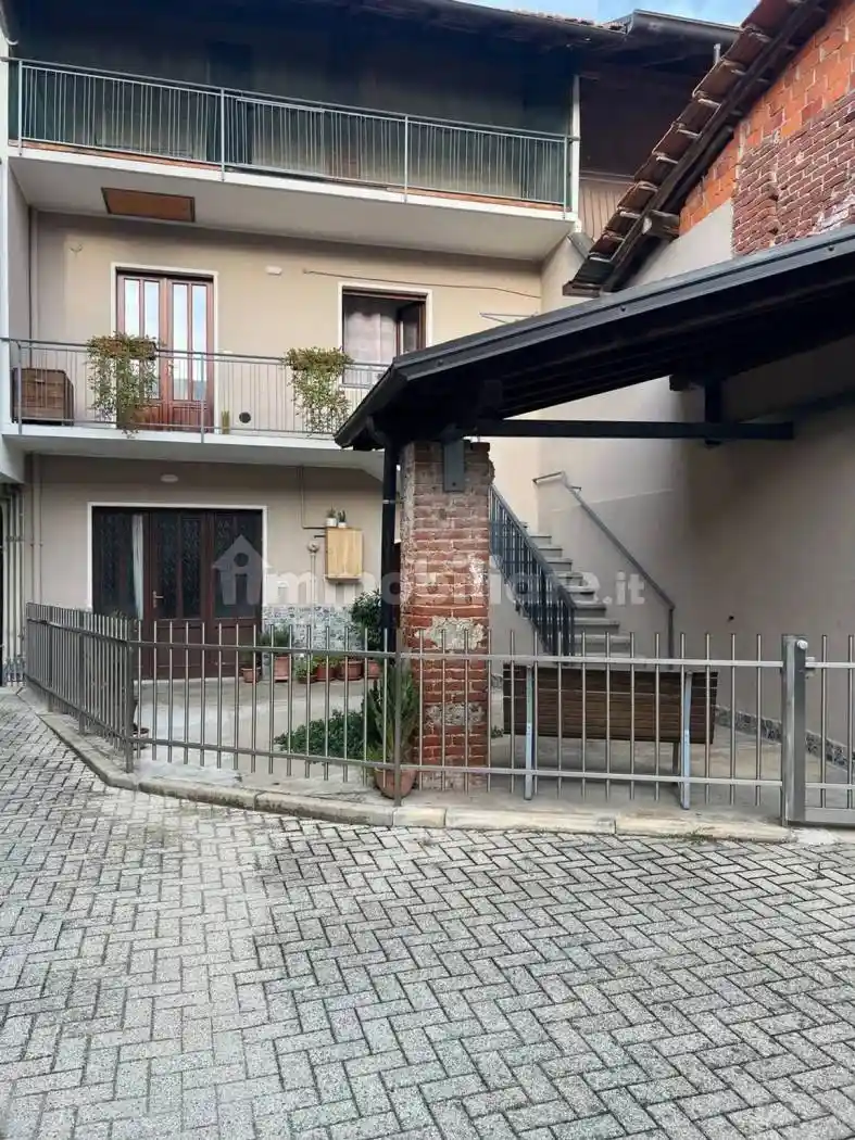 Villa unifamiliare via Mora E Gibin, 41, Centro, Borgomanero - foto 2