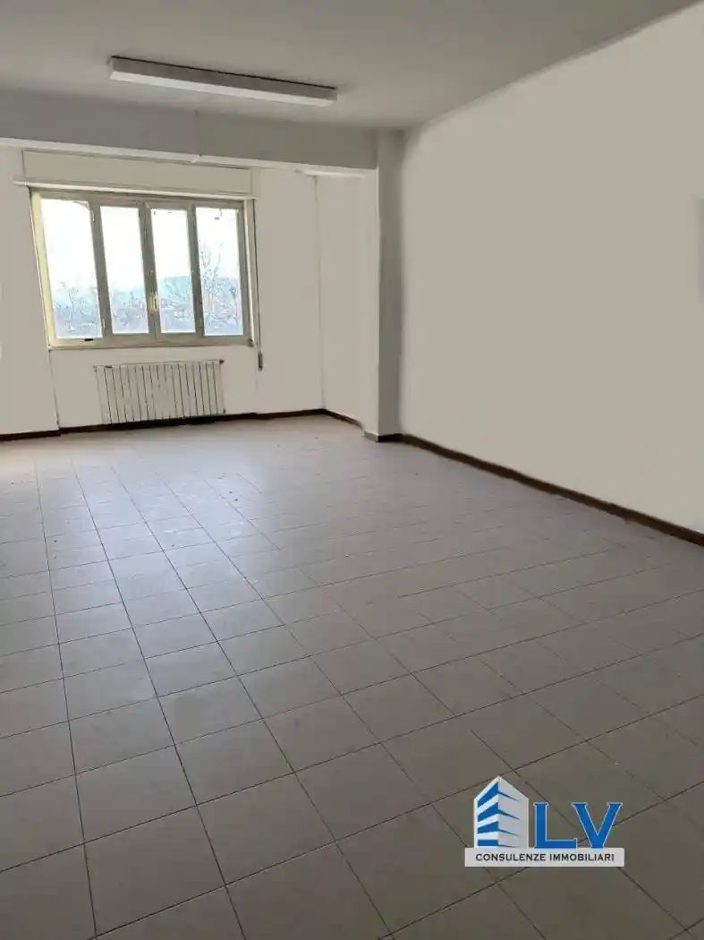 Palazzo - Edificio in Affitto - foto 4