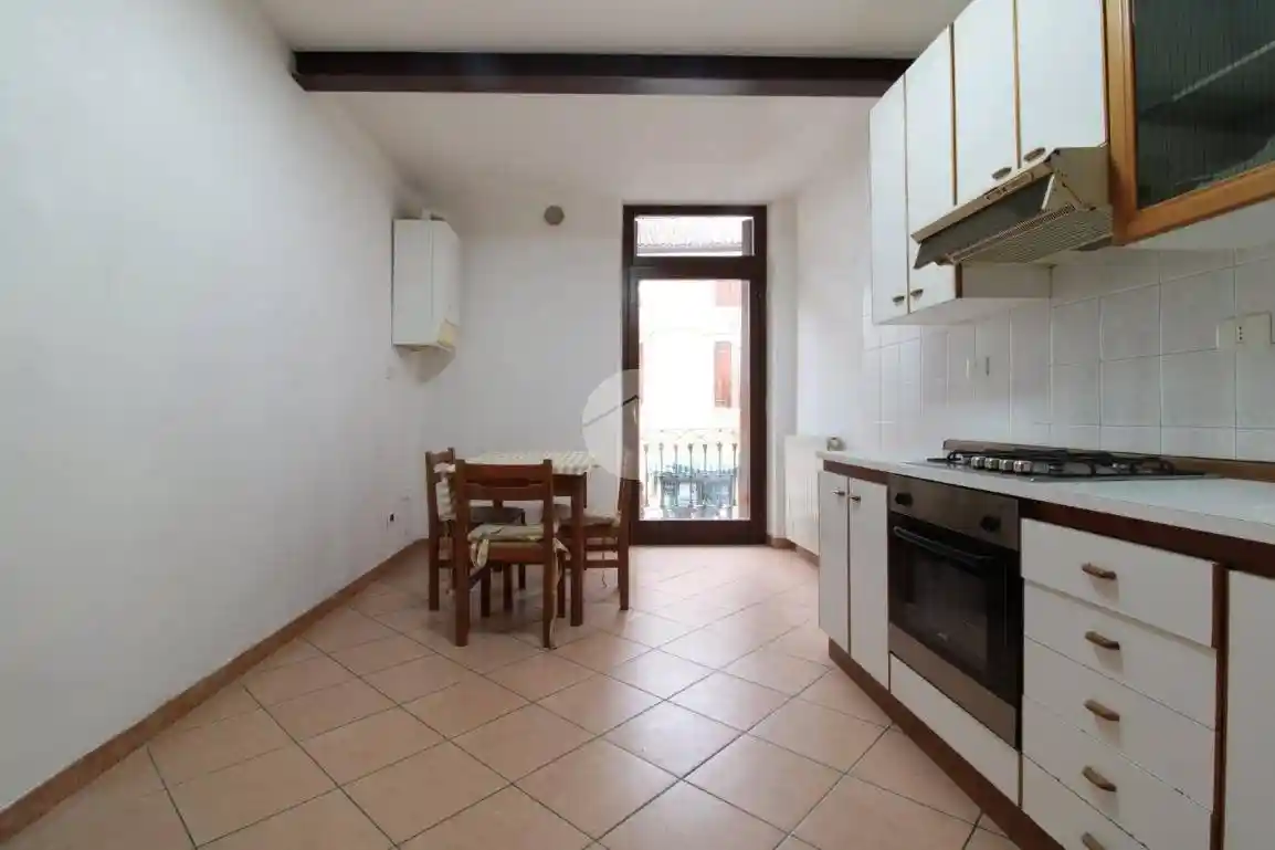 Quadrilocale via San Nazaro 54, Veronetta, Verona - foto 3