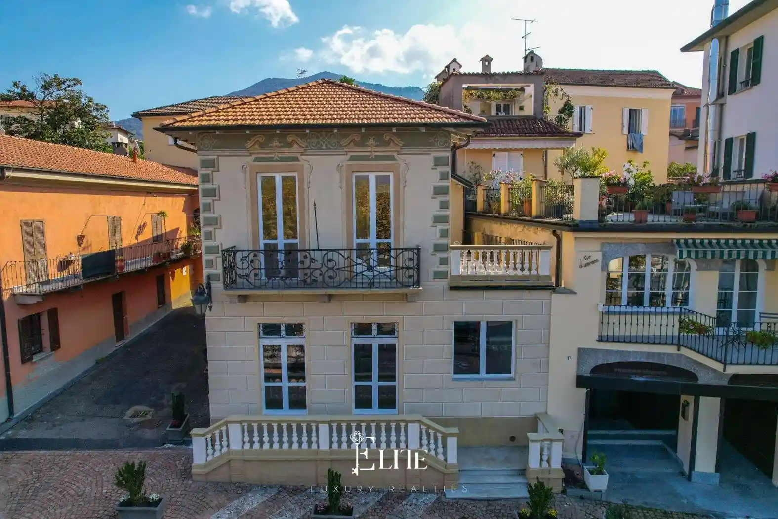 Villa in vendita a Porto Valtravaglia