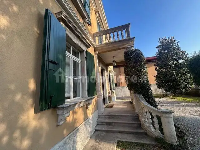 Villa in vendita a Udine