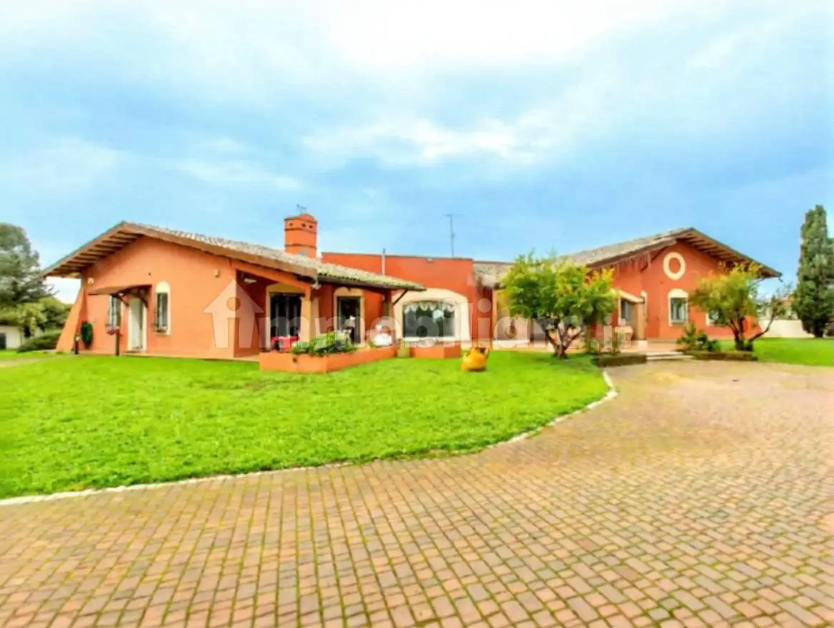 Villa in affitto a Pomezia
