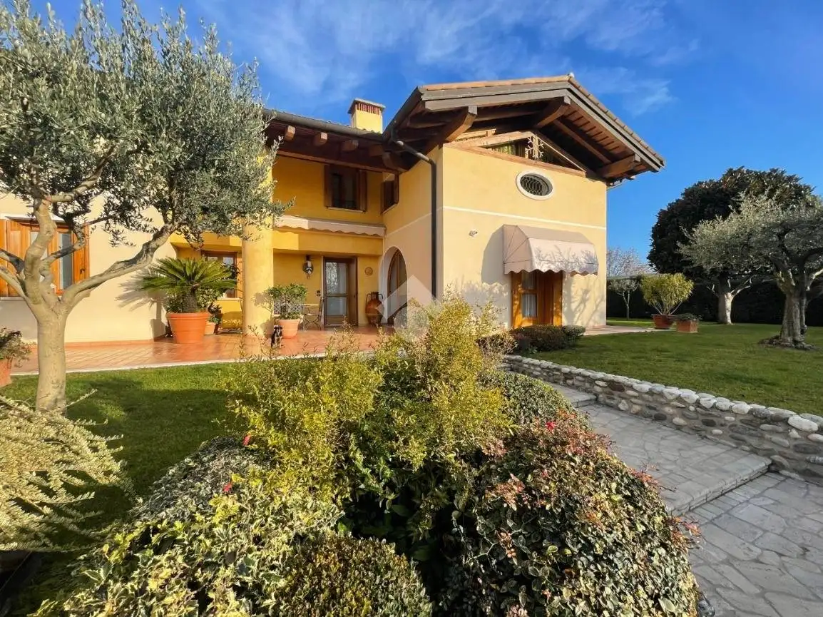 Villa in vendita a Bassano del Grappa
