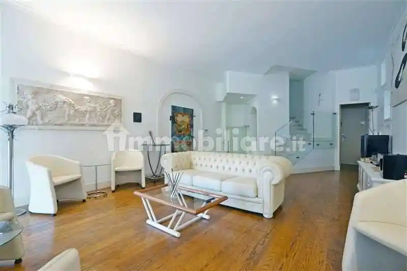 Palazzo - Edificio in affitto a Ferrara