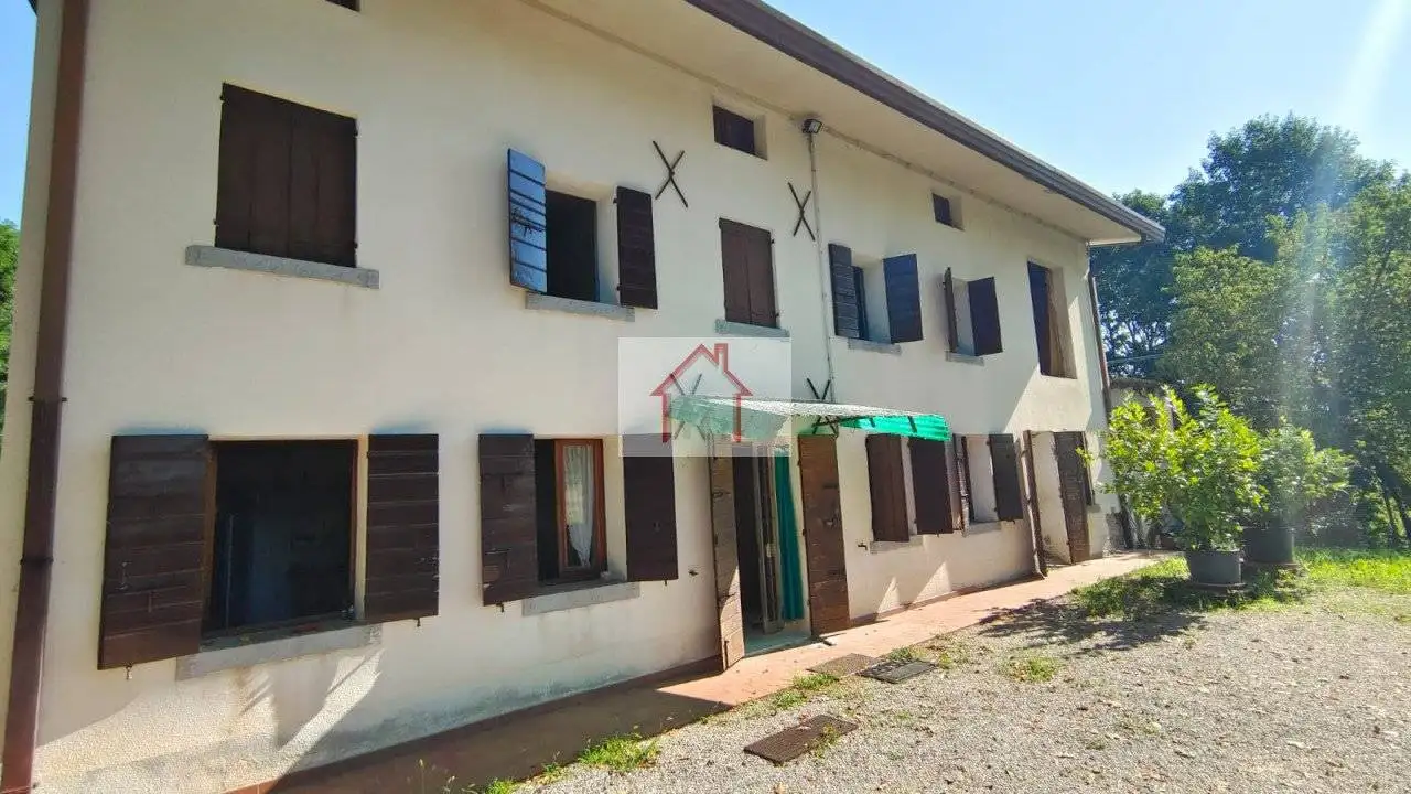 Rustico - Casale in vendita a Giavera del Montello