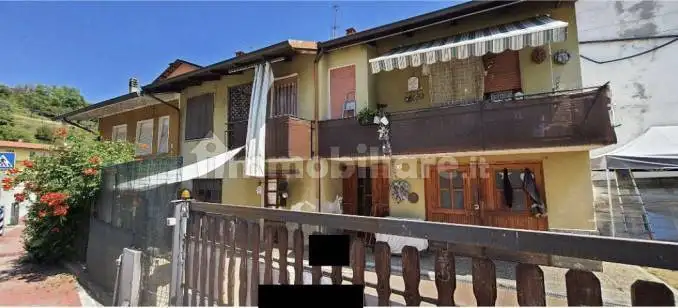 Villetta a schiera in asta a Zimone