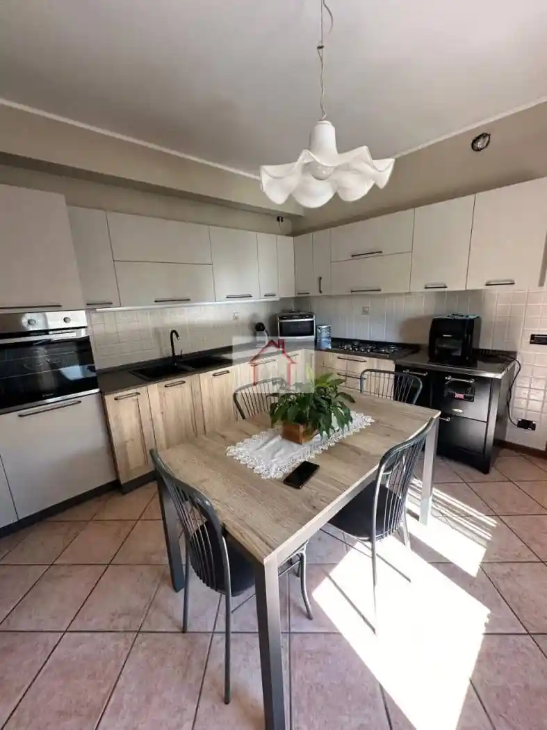 Terratetto unifamiliare 230 m², buono stato, Venegazzù, Volpago del Montello - foto 4