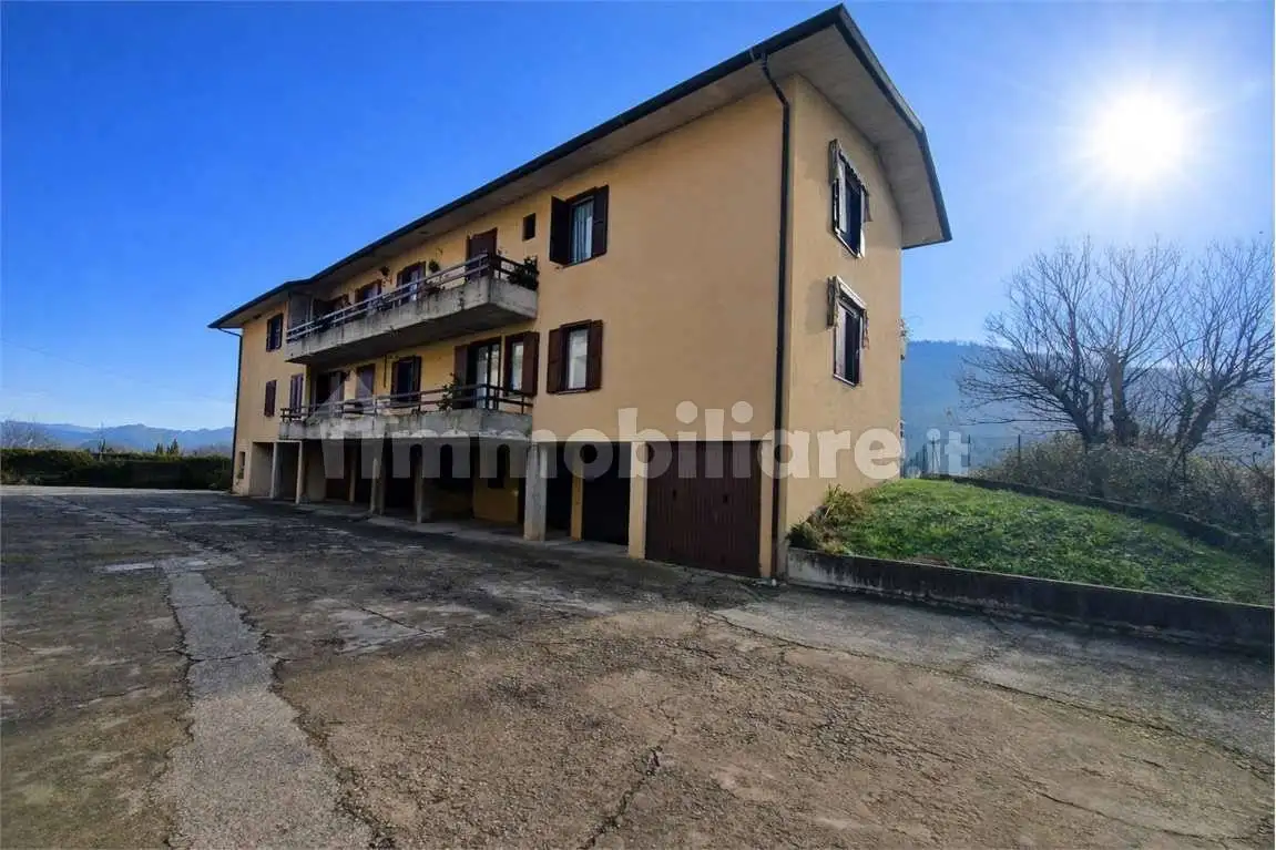 Appartamento in vendita a Laveno-Mombello