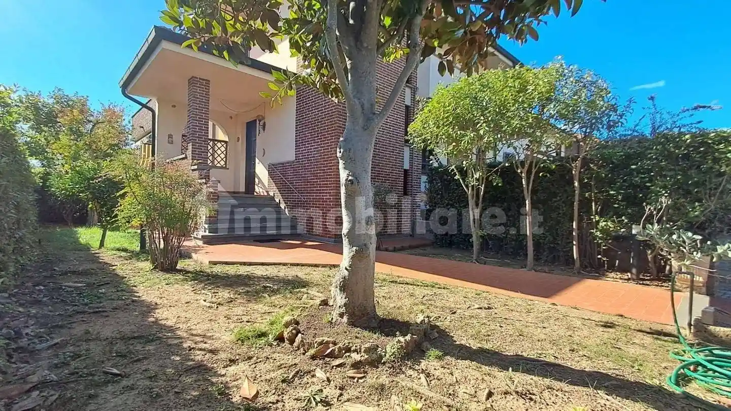 Villetta a schiera in vendita a Cecina