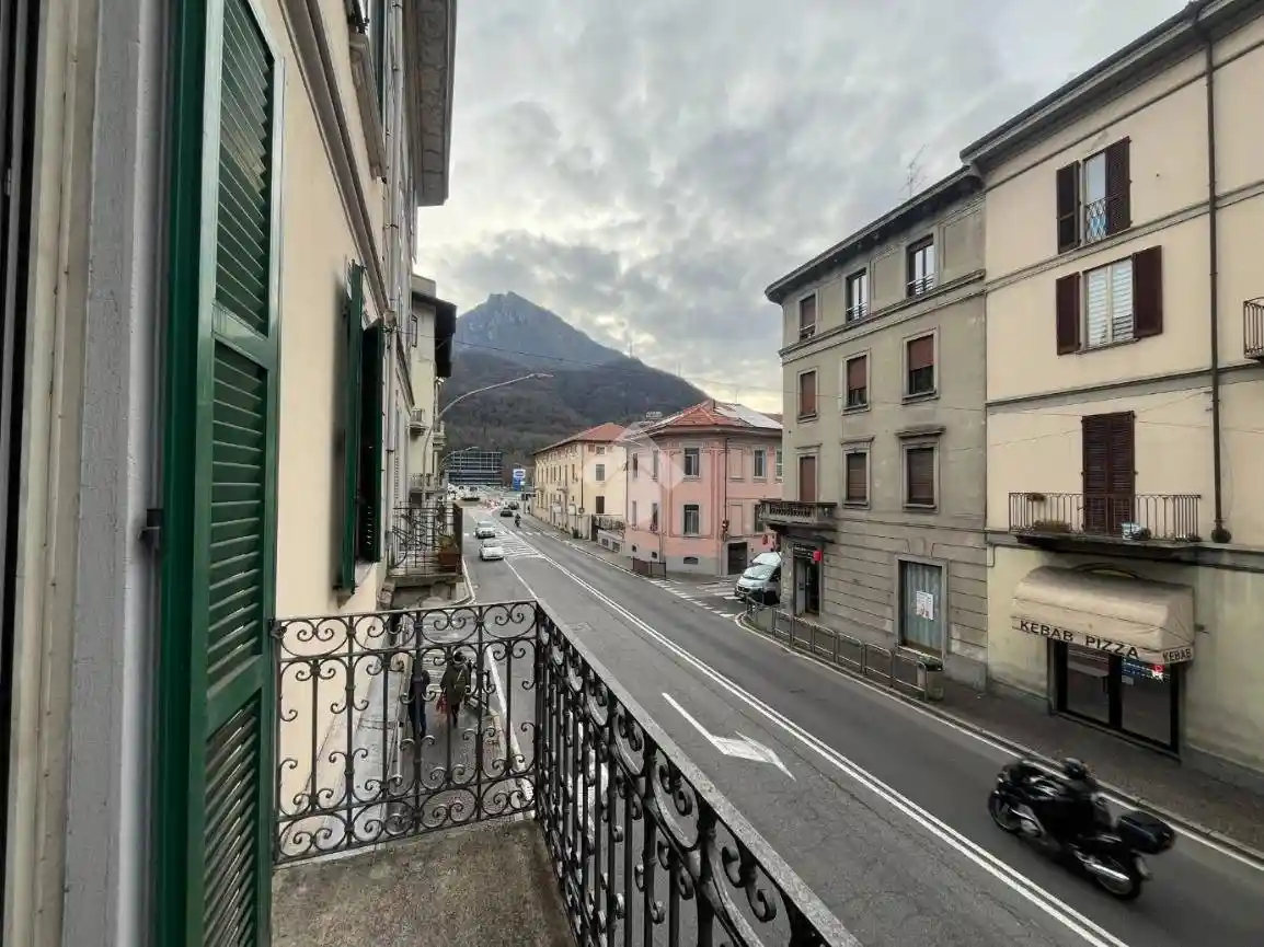 Trilocale via L. Da Vinci 39, Centro, Lecco - foto 3