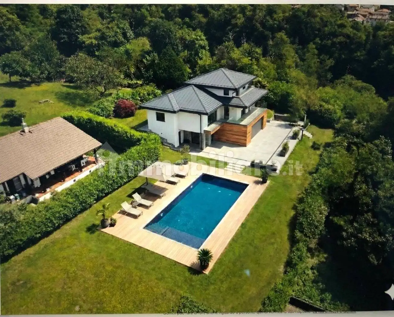 Villa in vendita a Arizzano