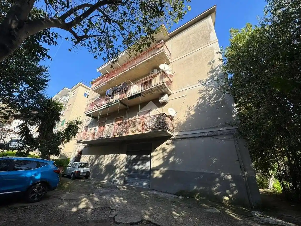 Trilocale via terracina 93, Fuorigrotta, Napoli - foto 2