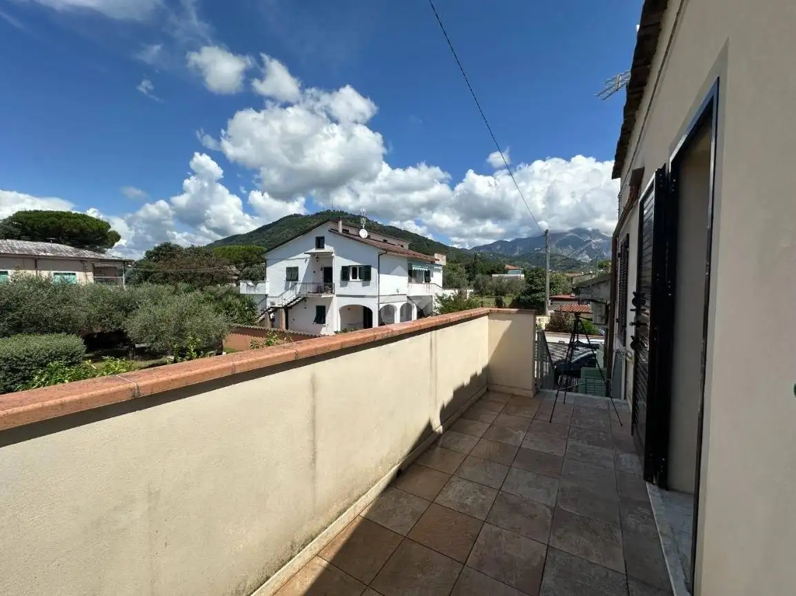 Casa indipendente in vendita a Carrara