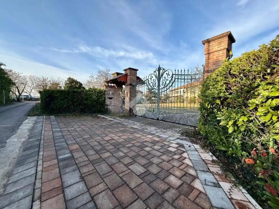 Villa plurifamiliare, buono stato, 422 m², Centro, Istrana - foto 2