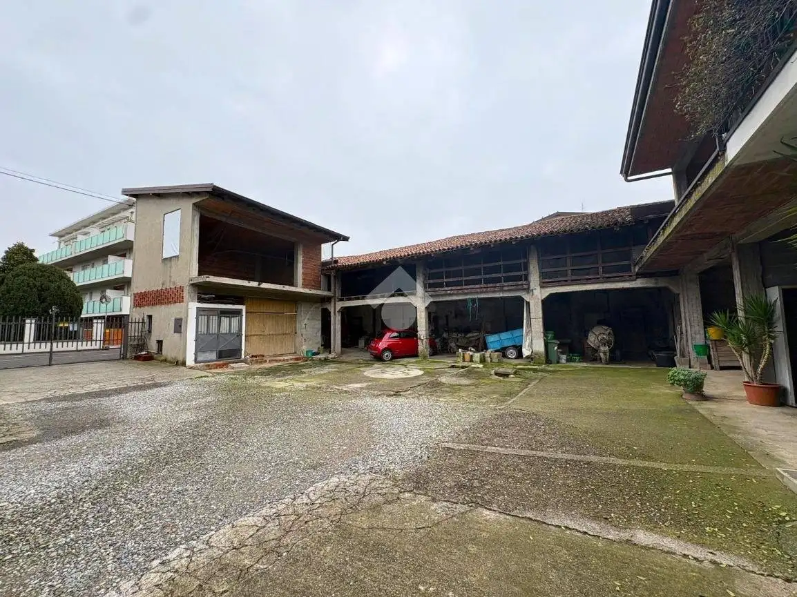 Rustico - Casale in vendita a Brembate