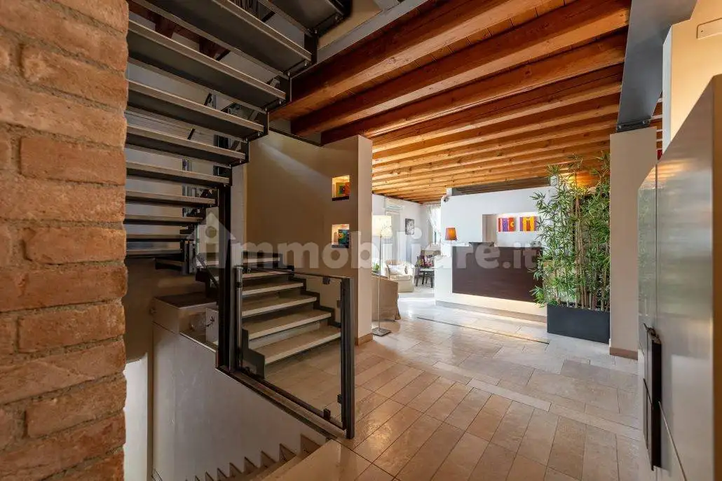 Palazzo - Edificio in vendita a Treviso