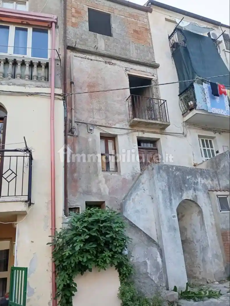 Palazzo - Edificio in vendita a Catanzaro