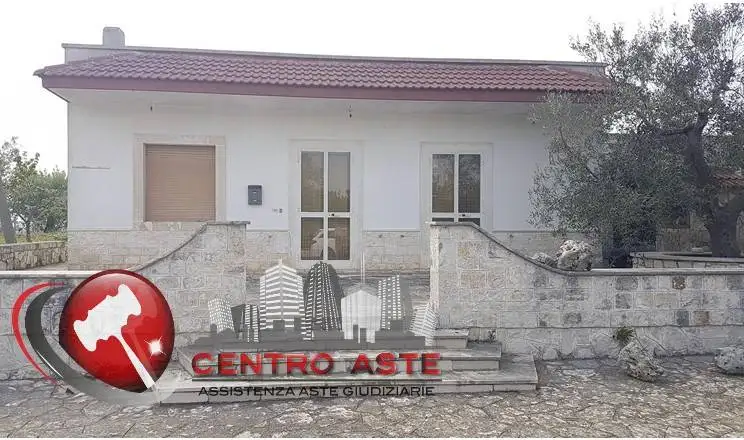 Villa in asta a Monopoli